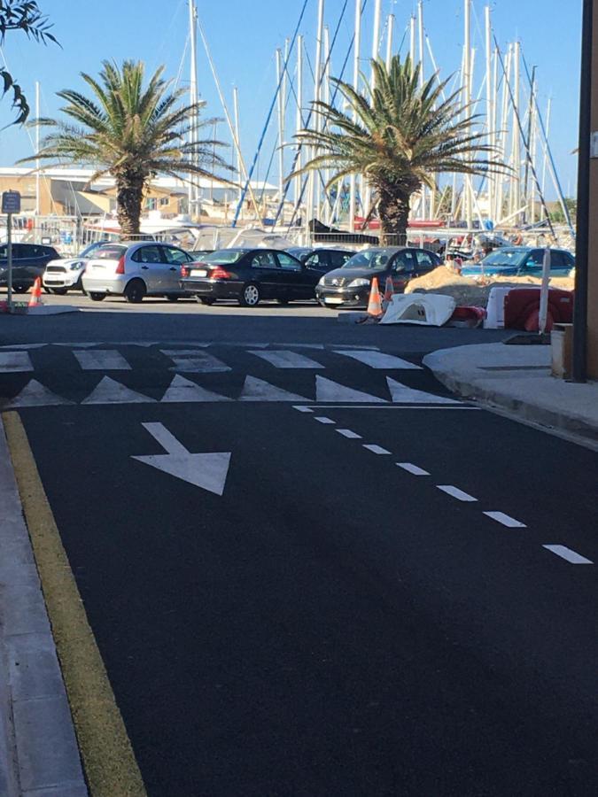 F2 port de canet Exterior foto